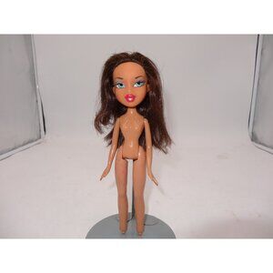 Bratz‎ Yasmin or Dana ? Doll with Long Brown Hair Nude 2001